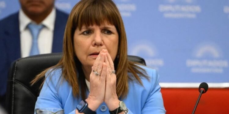 Bullrich expresó preocupación por la seguridad de la Selección Sub-20 en Venezuela