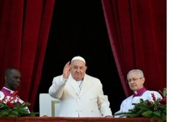 El papa Francisco hizo una fuerte autocrítica de la Iglesia y habló de su posible salida del Vaticano