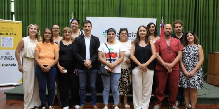 Entregaron credenciales a los egresados del curso de Cuidados Gerontológicos