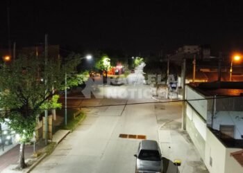 La renovación de luces LED avanza en plazas, escuelas y calles troncales