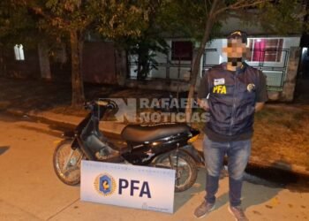 En un operativo de prevención, la Policía Federal recuperó una moto robada en Rafaela