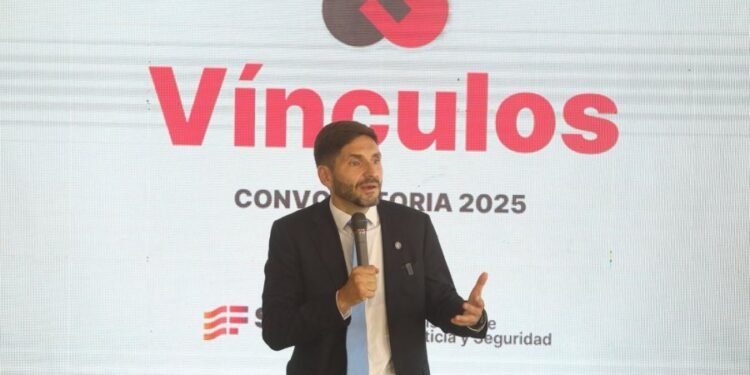 Pullaro presentó el programa Vínculos 2025 para la prevención junto a gobiernos locales