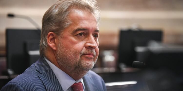 Mirabella se opuso a “Ficha Limpia” y alertó sobre su impacto en la democracia