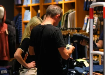 Aumentaron un 17% interanual las ventas en shoppings: qué rubros lideran las compras