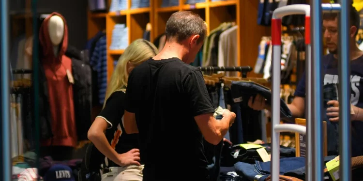 Aumentaron un 17% interanual las ventas en shoppings: qué rubros lideran las compras