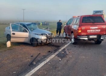 Ruta 34: Choque frontal entre un auto y una camioneta deja siete heridos