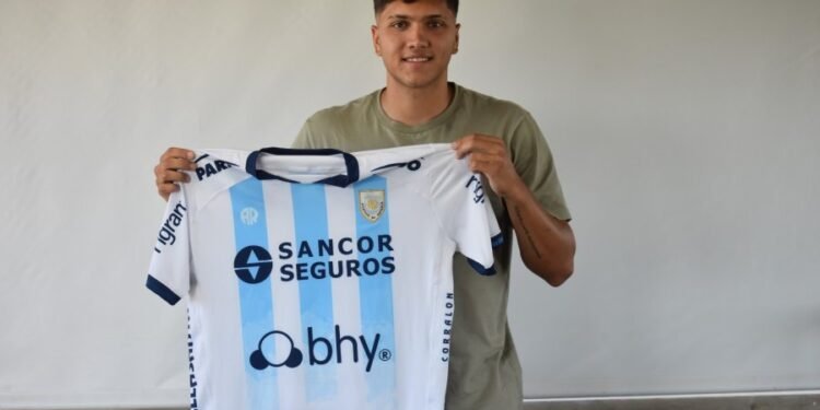 Atlético y el «9» siguen reforzando sus planteles para el Federal A