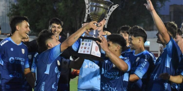 Atlético abre en Bella Italia la Copa «Departamento Castellanos»