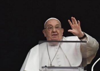 El Papa Francisco pasó una noche tranquila pero su estado sigue siendo «complejo»