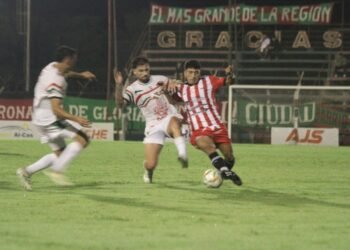 Sportivo Las Parejas, verdugo de equipos rafaelinos, no perdonó al «9»