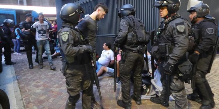 Reclamo y represión: la CGT condena la violencia en Congreso y advierte medidas