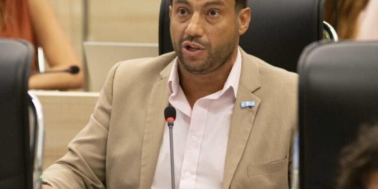 Gabriel Chumpitaz: «La Argentina tiene un futuro complejo y hay que poner orden»