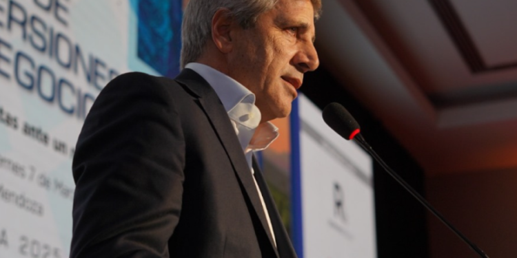 Luis Caputo: «La estabilidad macroeconómica vino para quedarse»