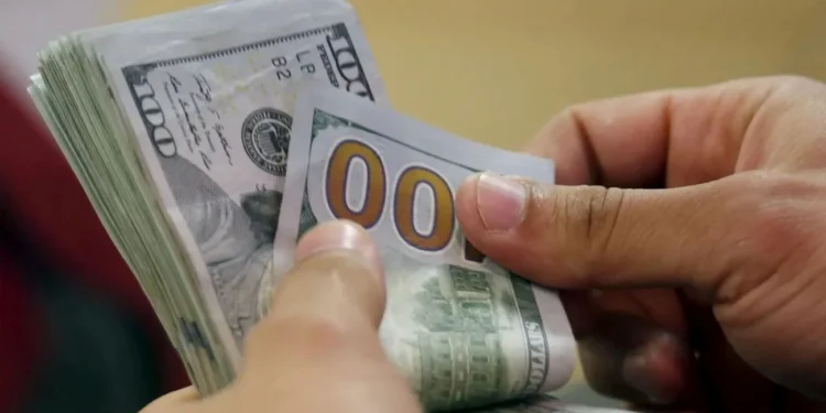 A cuánto se vende el dólar este lunes 18 de marzo de 2025 en Argentina