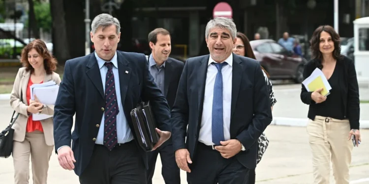 Ministros enfatizan la importancia de la vinculación estratégica de Santa Fe con YPF