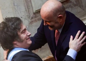 El Gobierno nacional ofrece incentivos salariales a funcionarios que reduzcan personal