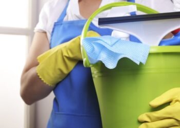 Empleadas domésticas: nuevos salarios y aumentos desde marzo