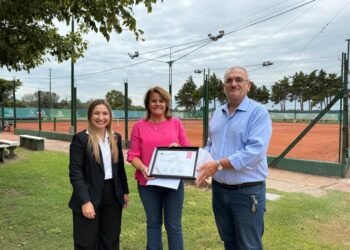 Calvo visitó la instalaciones del Aero Club Rafaela en marco de las celebraciones por su centenario