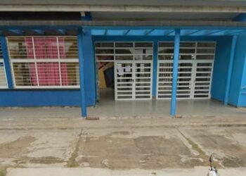 Padres de la escuela del barrio San José reclaman por horas de Inglés y Tecnología