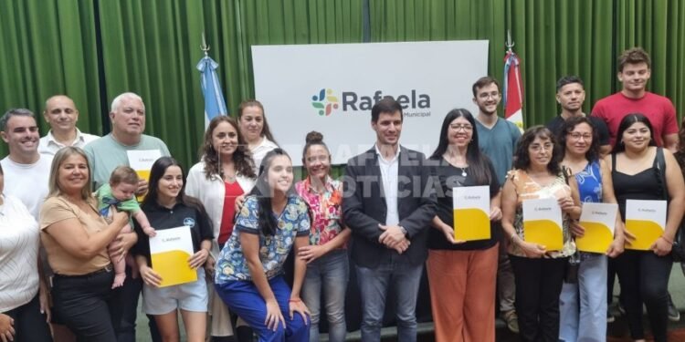 El Municipio entregó 19 microcréditos por $ 48 millones: «Es una política que debemos defender y potenciar»