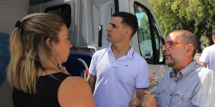 Scavino sobre la entrega de vehículos para Salud: «Vamos a seguir trabajando para que Rafaela tenga un sistema de salud cada vez más fuerte»