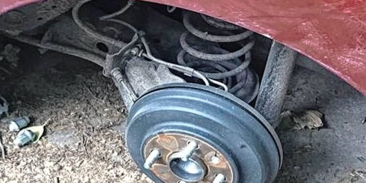 Robo en un taller mecánico: denunció la faltante de cinco ruedas