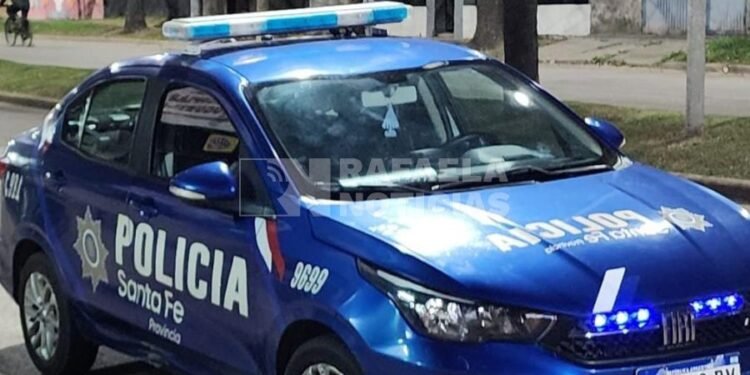 Le avisaron que su garaje estaba abierto y descubrió que lo forzaron para robarle