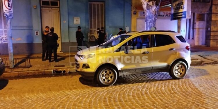 Terror en Rafaela: disturbios en un bar, apuntaron con un arma a los presentes y fueron detenidos