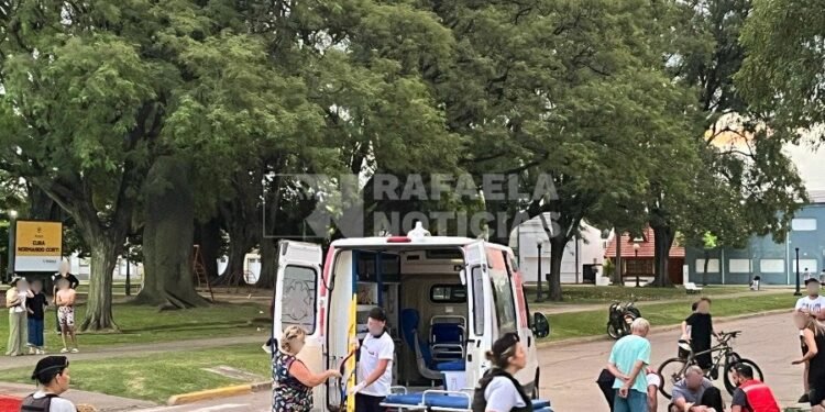 Fuerte accidente en el Villa Rosas, con motociclistas heridos