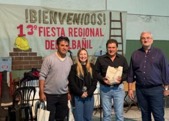 Calvo y Chivallero acompañaron a los trabajadores de la construcción en la 13ª Fiesta Regional del Albañil en Rafaela