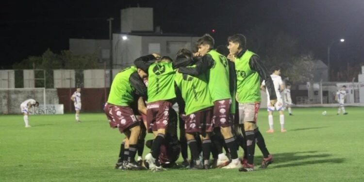 Liga Rafaelina de Fútbol: el 9 ganó, goleó, gustó y sigue como líder
