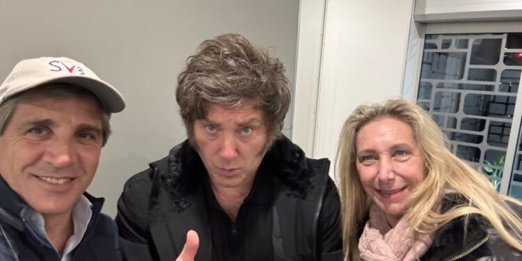 Tras la suba de aranceles que anunció Trump y en el tramo final de la negociación con el FMI, Milei viaja a los EEUU