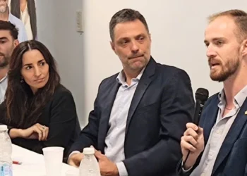 Mayer cerró campaña en Sunchales: «Hay dos modelos, el de cualquier candidato de la casta o el nuestro»