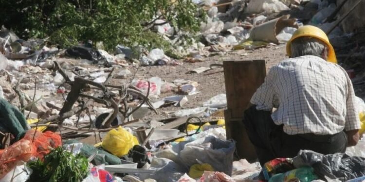 Lo dice el INDEC: cae la pobreza en Argentina del 52,9% al 38,1%