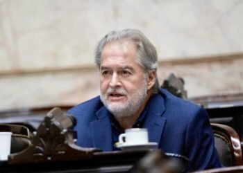 Roberto Mirabella: «Francisco no murió, porque lo vamos a recordar siempre»  Agrandar imagen