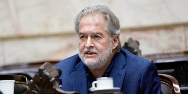 Roberto Mirabella: «Francisco no murió, porque lo vamos a recordar siempre» Agrandar imagen