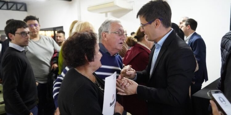 17 familias rafaelinas acceden al título de propiedad de sus viviendas