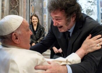 El Gobierno decretó siete días de duelo nacional por la muerte de Francisco