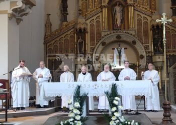 El Papa de los gestos, de la misericordia, de todos, todos, todos: misa en la Catedral San Rafael