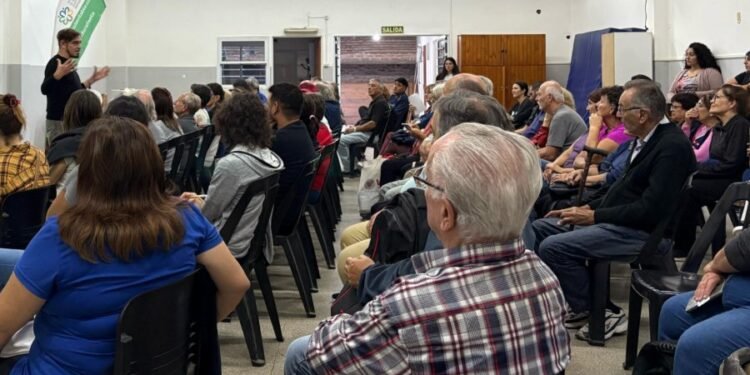 Gran participación ciudadana en el taller de Huerta, frutales y compostaje