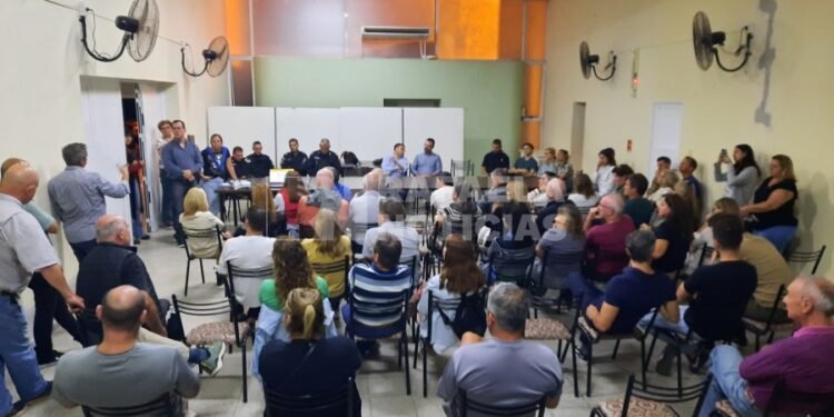 Vecinos del sector de quintas expresaron su malestar por lo que ocurre por la noche en la colectora de Ruta Nº 34