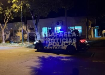 Motochorros armados asaltaron un comercio en barrio Belgrano