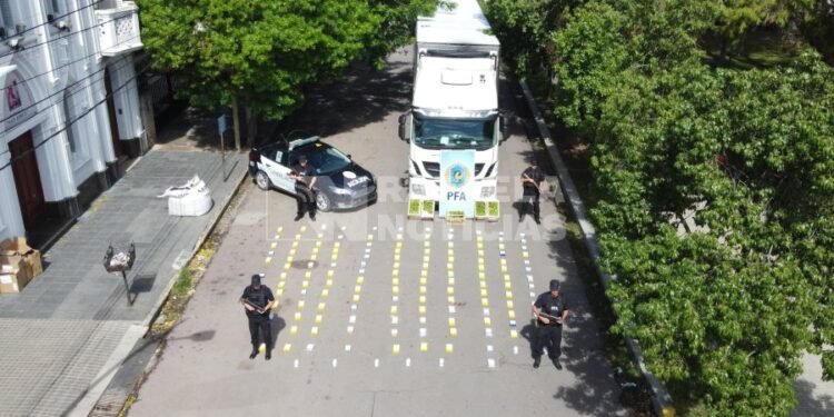 La Policía Federal incautó un cargamento de más de 150 kilos de cocaína en la Ruta N°34