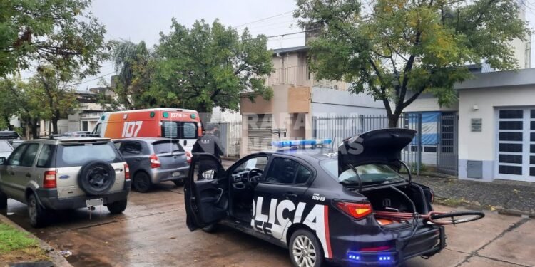 Una mujer sufrió un fuerte golpe en la cabeza tras un accidente
