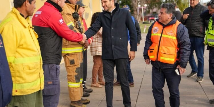 Pullaro recorrió la ciudad de Vera tras el temporal