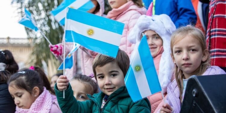 Santa Fe conmemora el 215° aniversario de la Revolución de Mayo con una celebración popular
