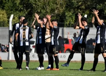 Liga Rafaelina de Fútbol: Aldao bajó al líder y ahora la punta está compartida