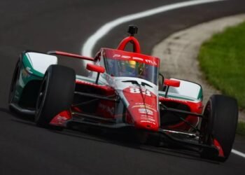En una infartante clasificación, un debutante clavó la pole para las 500 Indy