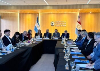 Santa Fe mostró sus puertos a Córdoba para atraer clientes y consolidarse como polo exportador