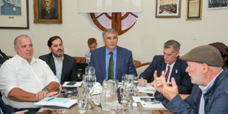 Provincia definió su oferta a los estatales: 8% para el trimestre y compensación para categorías inferiores